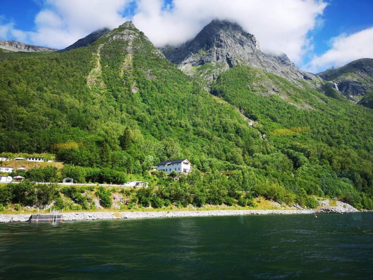 Hotel Iris Vedal Nauste Zewnętrze zdjęcie